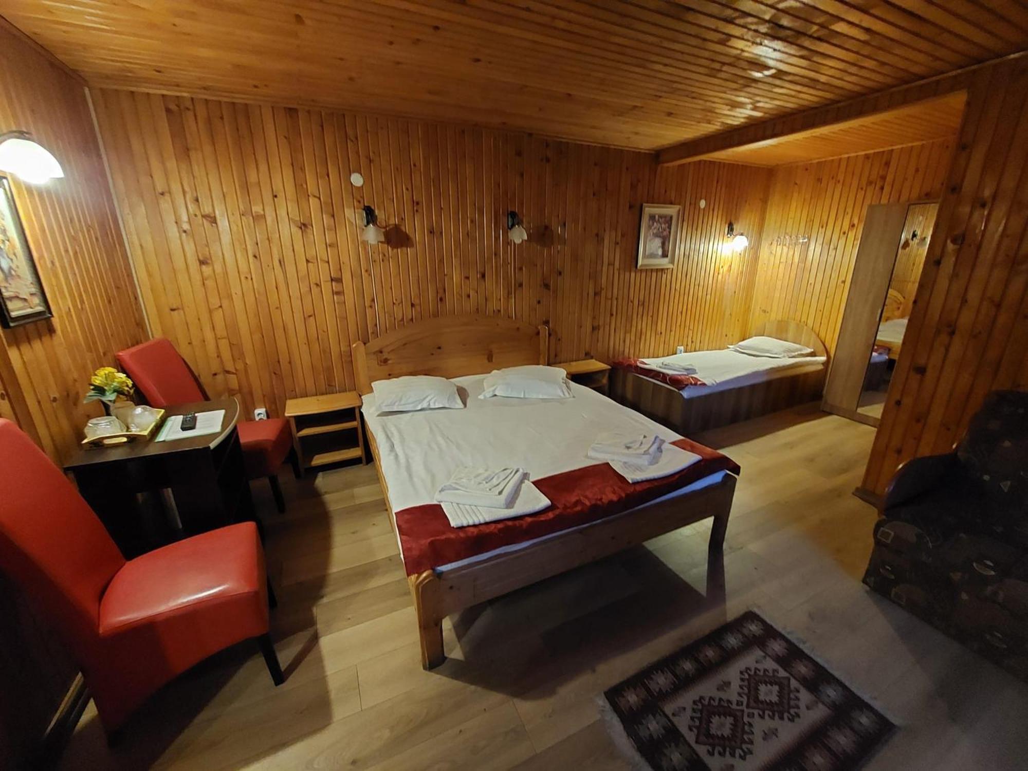 Hotel La Cristina à Sinaia Extérieur photo
