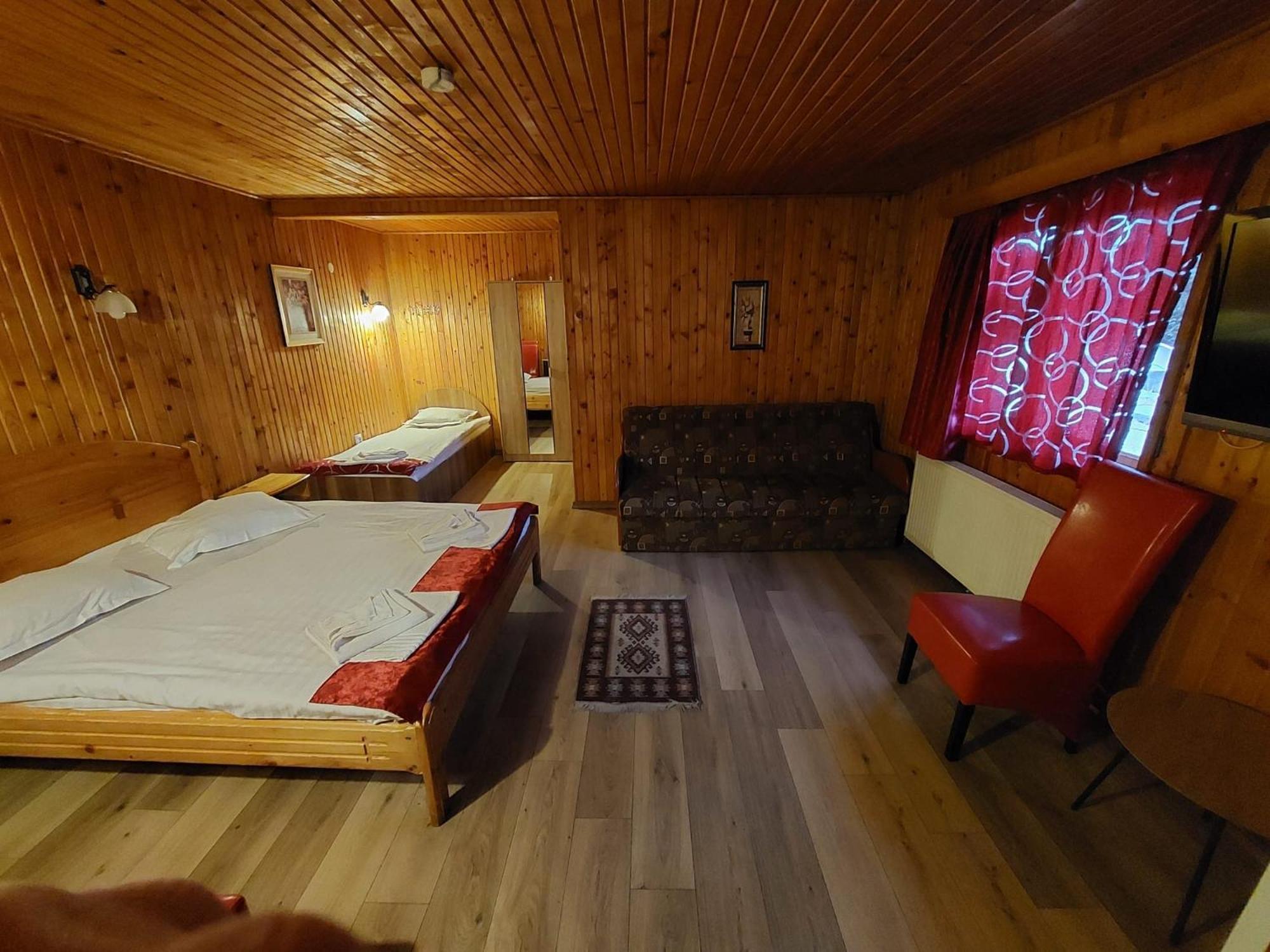 Hotel La Cristina à Sinaia Extérieur photo
