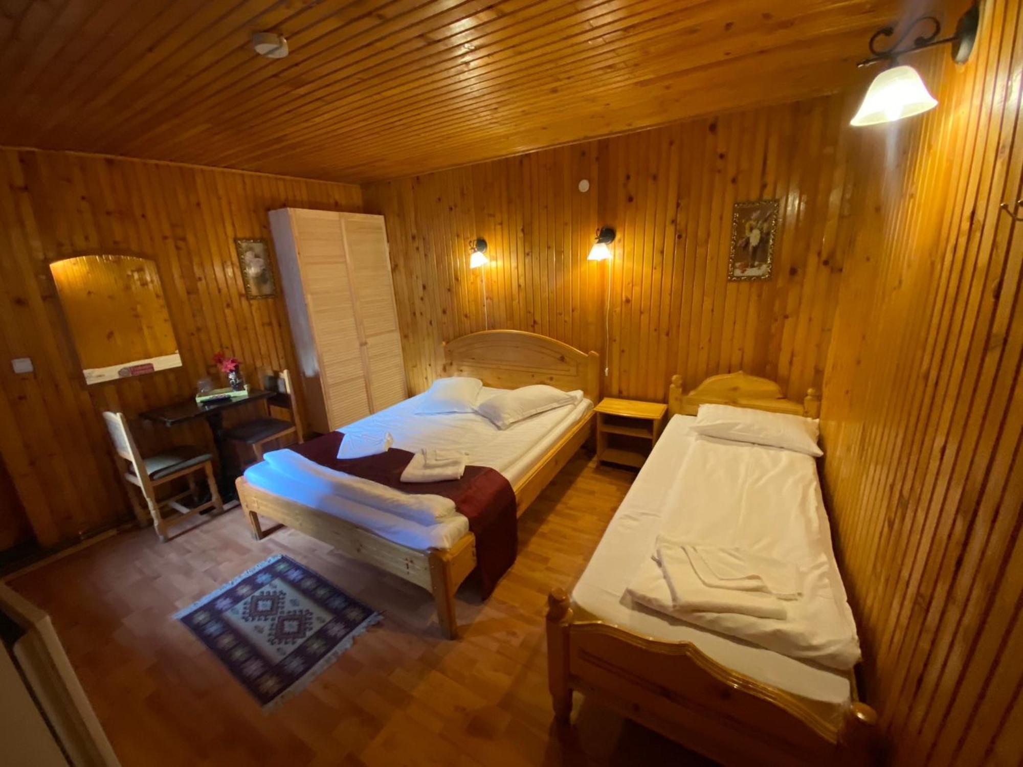 Hotel La Cristina à Sinaia Extérieur photo