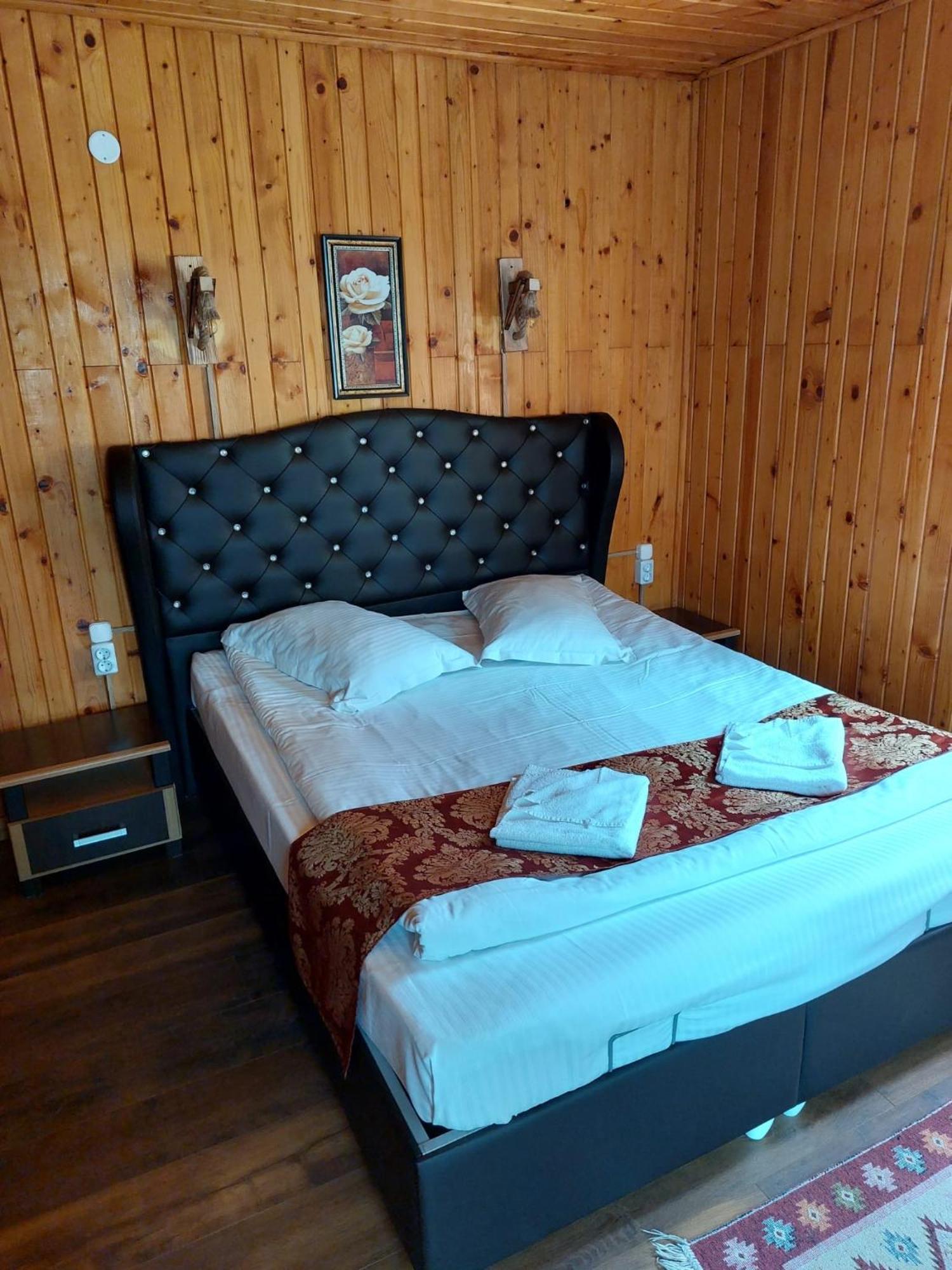 Hotel La Cristina à Sinaia Extérieur photo