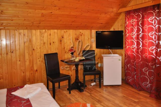 Hotel La Cristina à Sinaia Extérieur photo
