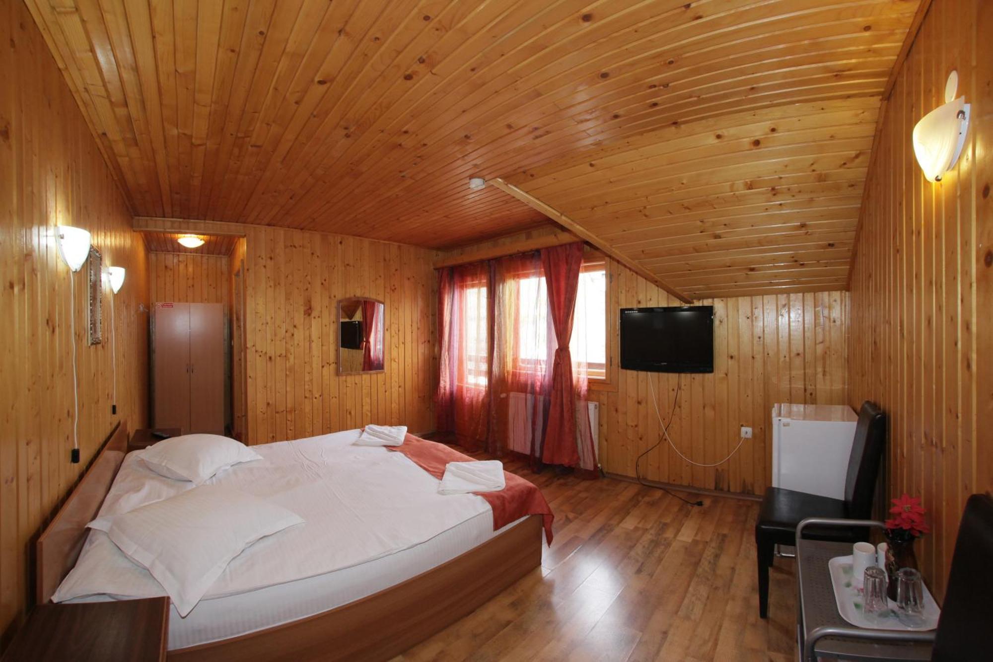 Hotel La Cristina à Sinaia Extérieur photo